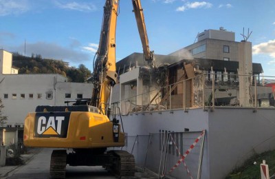 Abbruch 2 stöckiges Bürogebäude auf einer Tiefgarage in Homburg
